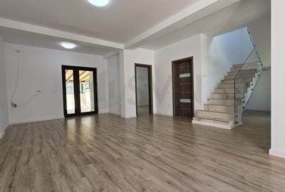 Casă cu 5 camere cu Teren 315 Mp în Tunari
