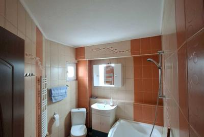 Apartament cu 3 camere decomandat în Central - 3