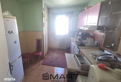 Apartament cu 3 camere decomandat, mobilat în Central