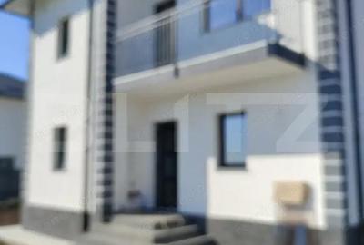 Casă cu Canalizare în Valea Adâncă