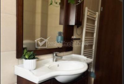 Apartament cu 3 camere semidecomandat în Florești