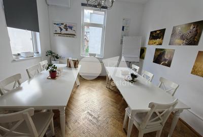 Apartament cu 11 camere decomandat în P-ța Sfinții Voievozi - 9