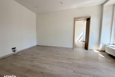 Spațiu comercial, de 37 mp, în P-ța Unirii
