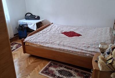 Apartament cu 2 camere decomandat în 1 Mai