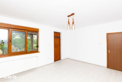 Casă cu 5 camere cu Teren 1029 Mp în Bezdead - 4