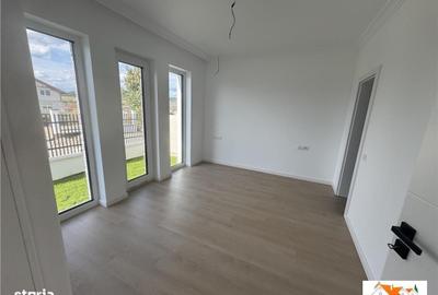 Casă cu 4 camere decomandat în Central