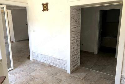 Casă cu 3 camere cu Teren 1438 Mp în Central