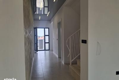 Casă cu 5 camere cu Teren 477 Mp în Bârnova