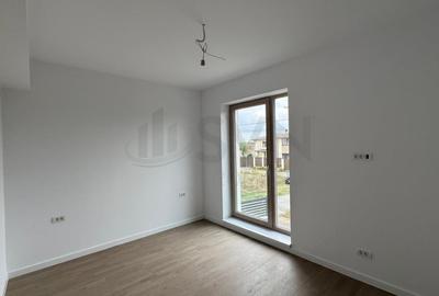 Casă cu 4 camere cu Teren 300 Mp în Central