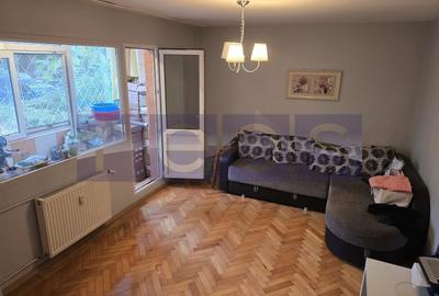 Apartament cu 3 camere decomandat în Dristor