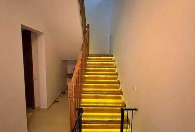 Casă cu 4 camere cu Teren 250 Mp în Central