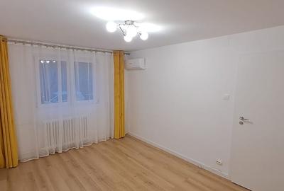 Apartament cu 2 camere decomandat, mobilat în P-ța Victoriei