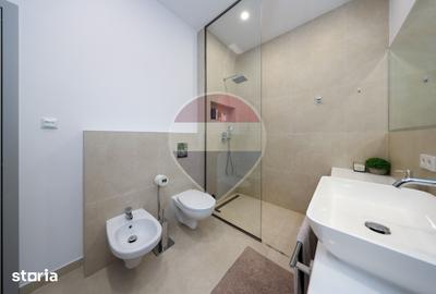 Casă cu 5 camere cu Teren 577 Mp în Bunloc
