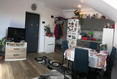 Apartament cu 2 camere semidecomandat, mobilat în Florești
