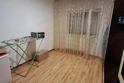 Apartament cu 4 camere în Micro 21