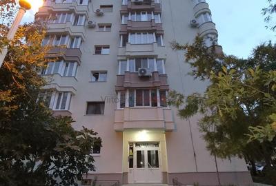 Apartament cu 3 camere în Teiul Doamnei