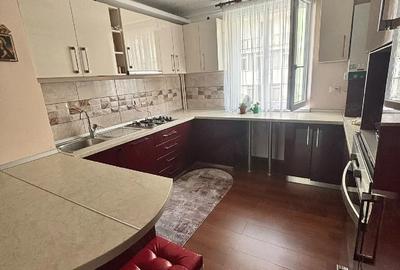Apartament cu 4 camere decomandat în Central
