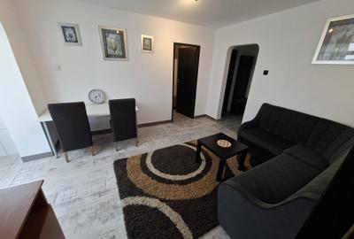 Apartament cu 3 camere semidecomandat, mobilat în Tătărași