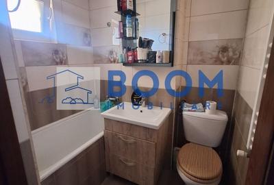 Apartament cu 3 camere semidecomandat în Ostroveni