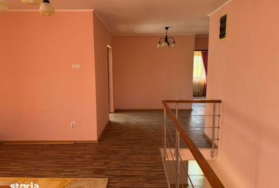 Casă cu 7 camere cu Teren 1000 Mp în Miroslava - 18