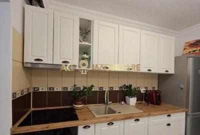 Apartament cu 3 camere decomandat, mobilat în Ozana