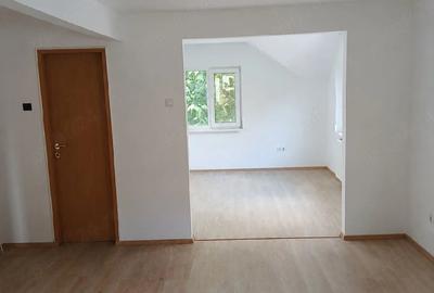 Spațiu comercial, de 80 mp, în Central - 5