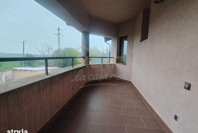 Casă cu 4 camere cu Garaj în Central - 8