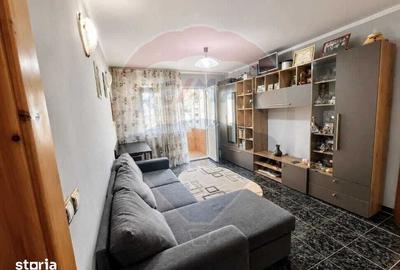 Apartament cu 3 camere semidecomandat în Tache - 1