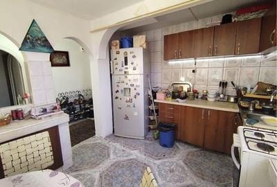 Apartament cu 3 camere decomandat în Central - 1