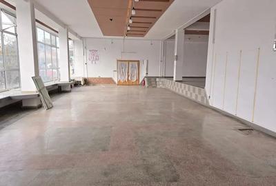 Spațiu comercial, de 180 mp, în Central - 1