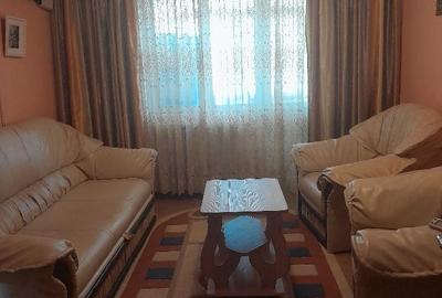 Apartament cu 2 camere semidecomandat în Podul de Piatră