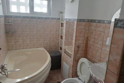 Apartament cu 3 camere decomandat în Vest - 1