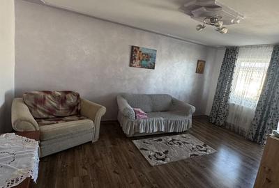 Apartament cu 3 camere decomandat în Exterior Vest