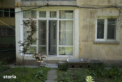 Apartament cu 3 camere semidecomandat în Girocului - 1