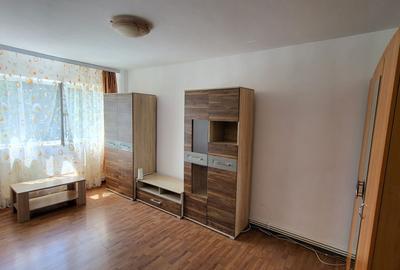 Apartament cu 3 camere decomandat în Hipodrom 4 - 1