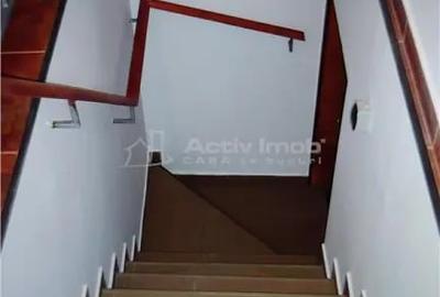 Casă cu 5 camere cu Teren 7241 Mp în Central