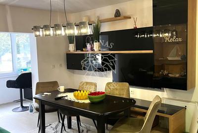 Apartament cu 3 camere decomandat în Independenței