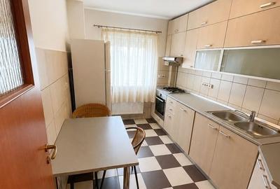 Apartament cu 3 camere decomandat în Crângași
