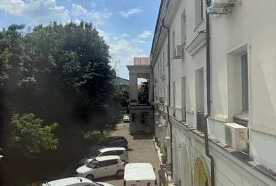 Apartament cu 3 camere semidecomandat, mobilat în Bucureștii Noi - 8