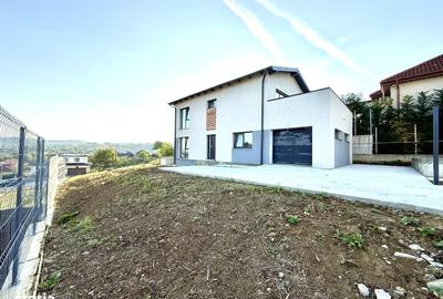 Casă cu 3 camere în Central