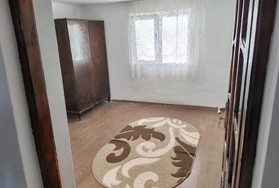 Casă cu 2 camere cu Teren 555 Mp în Perșinari