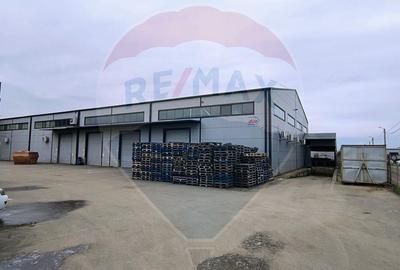 Spațiu comercial, de 2,000 mp, în Central
