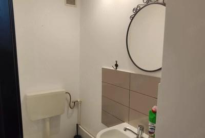 Apartament cu 3 camere decomandat în Exterior Vest
