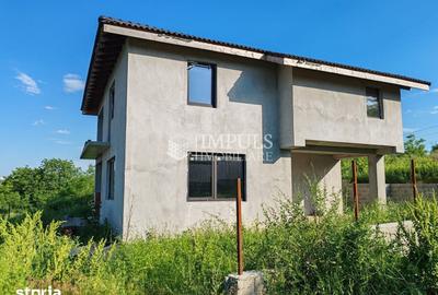Casă cu 4 camere cu Teren 500 Mp în Rediu