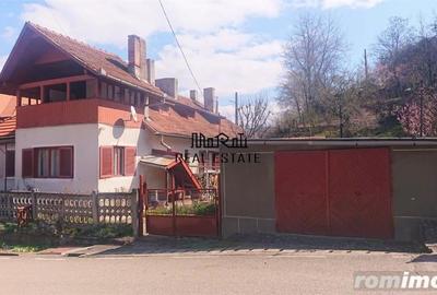 Casă cu 2 camere cu Teren 355 Mp în Criș