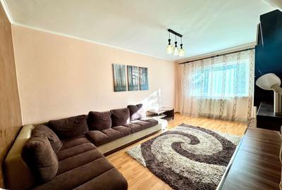 Apartament cu 3 camere decomandat în Lipovei