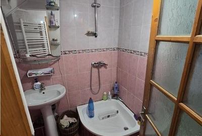 Casă cu 3 camere cu Teren 750 Mp în Central