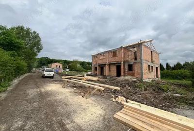 Casă cu 4 camere cu Teren 250 Mp în Livezeni - 9