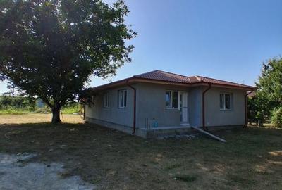 Casă cu 3 camere în Gruiu - 1