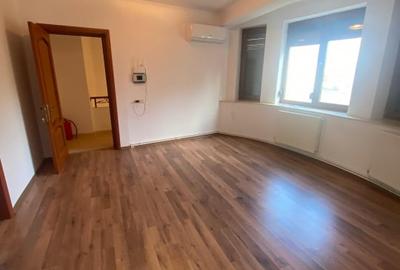 Casă individuală cu 7 camere cu Canalizare în Ultracentral - 14